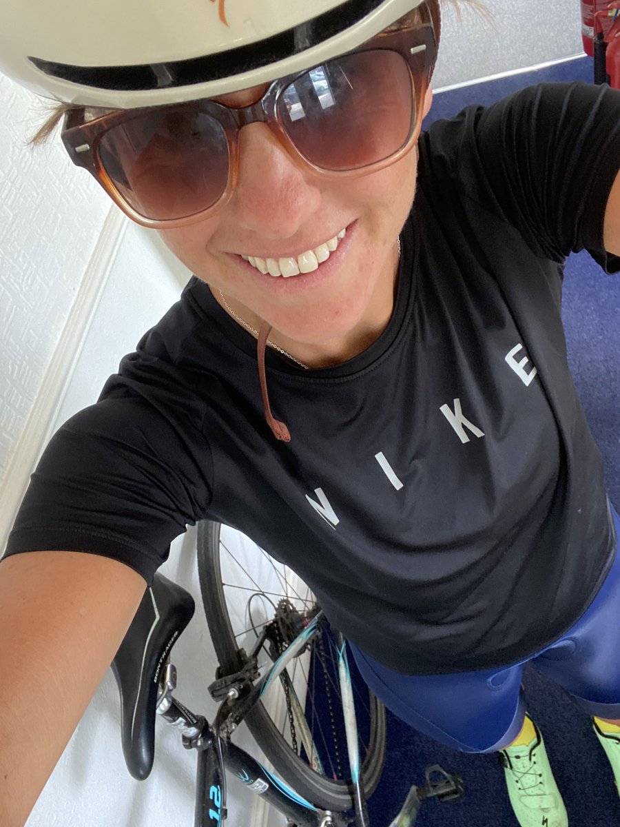 Ready for my commute home. Adding on the miles for <a href="/griefencounter/">Grief Encounter</a> as part of <a href="/DMHStallard/">DMH Stallard</a> TDF challenge.. …ur-de-france-dmh-stallard.raisely.com/hannah-worrick…