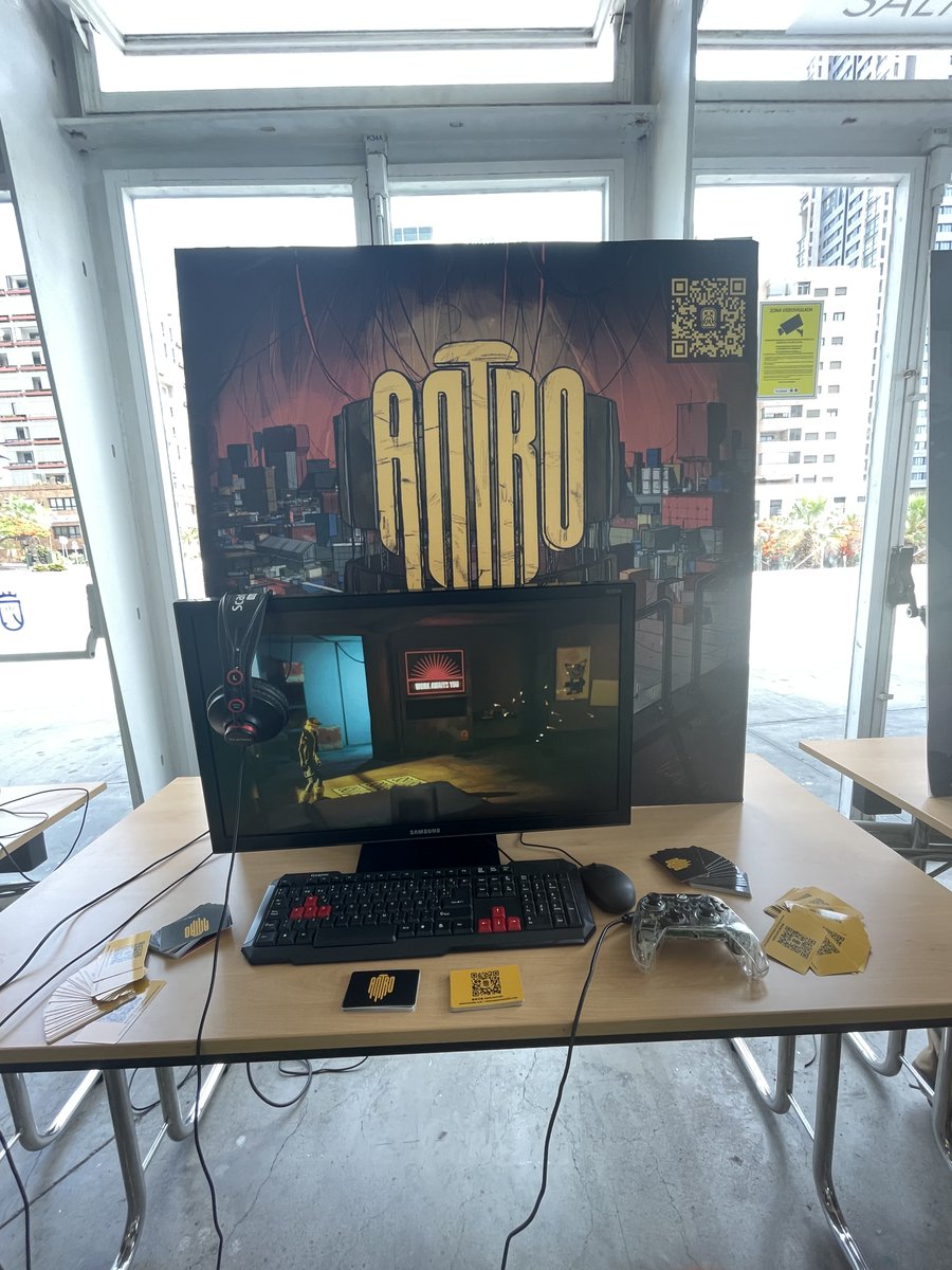 gaterastudio's tweet photo. First day at @tenerife_gg! Do you like how our booth looks like? 👀

We had a lot of players trying ANTRO and joining the Discordant revolution! 🏃🎒 If you can drop by, come play our exclusive demo! 😉

#indiedev #indiegame https://t.co/uYjeocKhZi