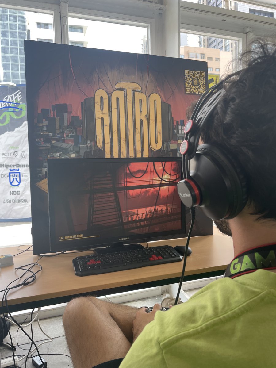 gaterastudio's tweet photo. First day at @tenerife_gg! Do you like how our booth looks like? 👀

We had a lot of players trying ANTRO and joining the Discordant revolution! 🏃🎒 If you can drop by, come play our exclusive demo! 😉

#indiedev #indiegame https://t.co/uYjeocKhZi