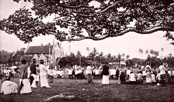 rc__archives's tweet photo. A group of spectators at the inaugural Royal-Thomian Cricket encounter, played on July 15–17, 1879, at the Galle Face Green Cricket Grounds.
 
The Colombo Academy would go on to win the match by 56 runs.

#theroyalcollegearchives https://t.co/DDO4rH2N0J