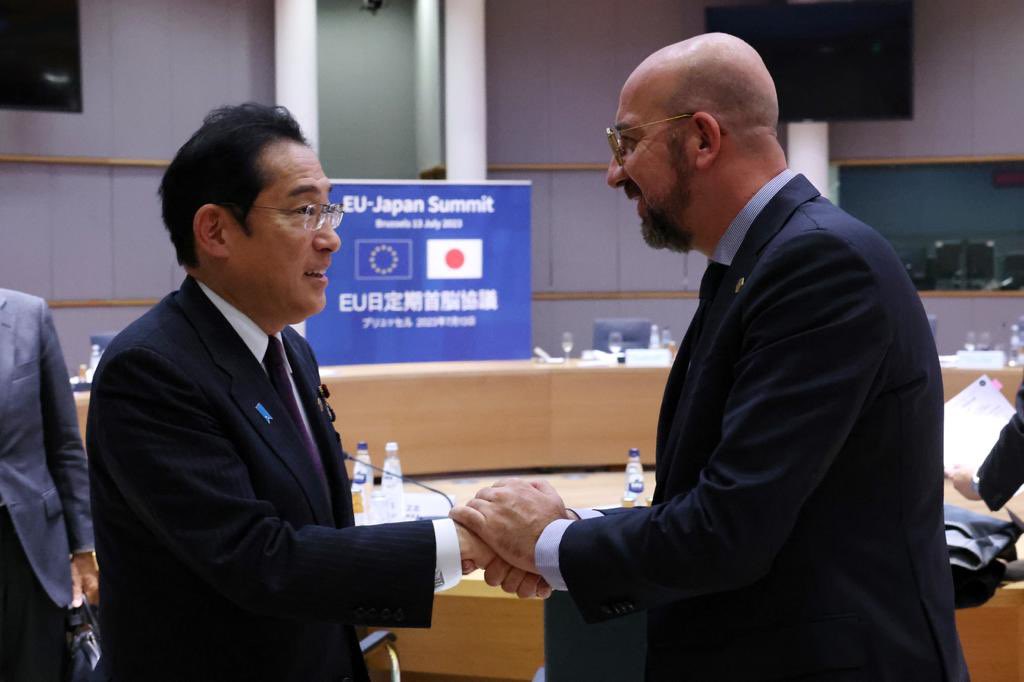 @kishida230 Japan is one of the EU’s staunchest allies & our closest partner in the Indo-Pacific region. Today we agreed to work for greater security and prosperity for our people and to generate more opportunities for our businesses. Our shared values are the bedrock of our relationship.