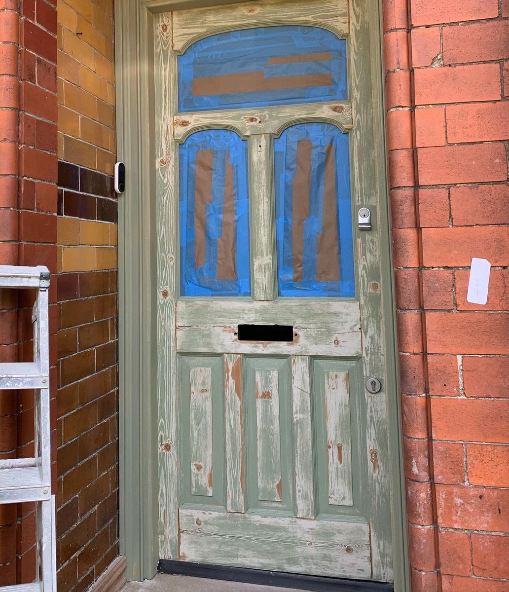 Brewerspaints's tweet photo. What a paw-some welcome home! πΆ This front door has been given a new leash of life by a very talented MJB Decorating.
Products:
Zinsser Cover Stain
Farrow & Ball Exterior Eggshell in Treron
#farrowandball #frontdoor #decorating #designerpaint #Brewers https://t.co/PmWcczWw5s