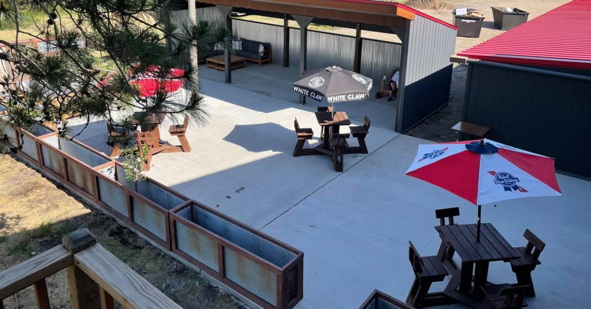 Otter_Ottertail's tweet image. Open daily for lunch at 11am. Thursdays we offer prime rib &amp;amp; Ditterich Family Farm T-Bone Steaks at 5pm. No music tonight, Todd Biederman is playing Friday in stead this week. Stop by and check out the patio! 
#primerib #tbone #localfarm #patio