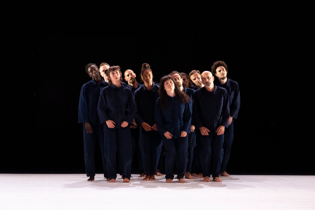 la_Biennale's tweet photo. #BiennaleDanza2023 | Day 1
Let #AlteredStates begin! The movement alchemists are already on stage to "shift our states of being". BOGOTÁ by #AndreaPeña premieres at 7:30 pm, while at 10 pm the Silver Lion 2021 #OonaDoherty returns to the Teatro alle Tese with NAVY BLUE.

Programme → https://t.co/Wf2LSBZui4
🎟 → https://t.co/j4GjggQ7kc