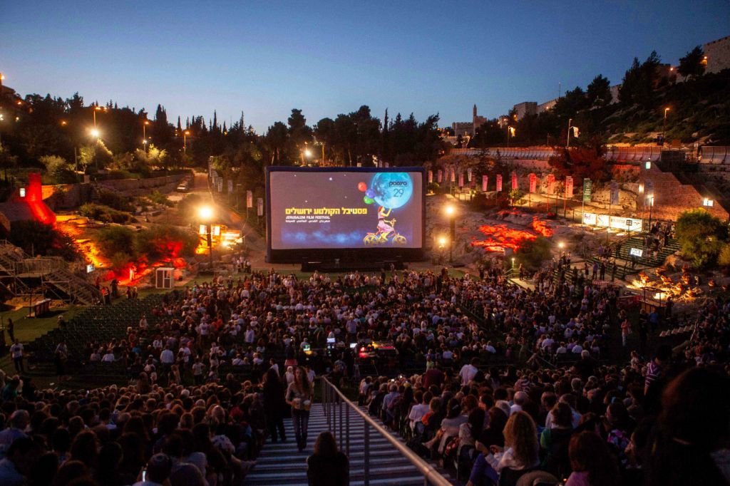 De nombreuses stars au festival du film de Jerusalem qui débute ce soir. Oliver Stone, les frères Dardenne et de nombreux professionnels ainsi qu'un public de passionnés assistent aux projections