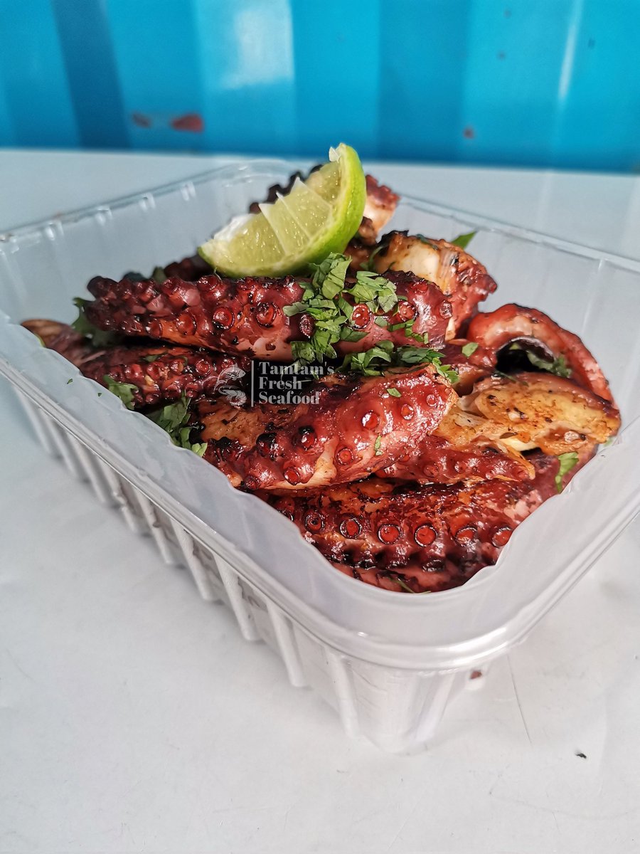Octopus is already pre- boiled in aromatic spices; Ready for grilling! It's your loss if you don't call us now🤭 🎉Available Grilled with 1 cup of soup ✅ 1kg Kes 1600 ☑️ 500g Kes 925 📞+254 721 639 601 #dinnerisserved #tamtamsfreshfish #octopusfordinner #freshlymade