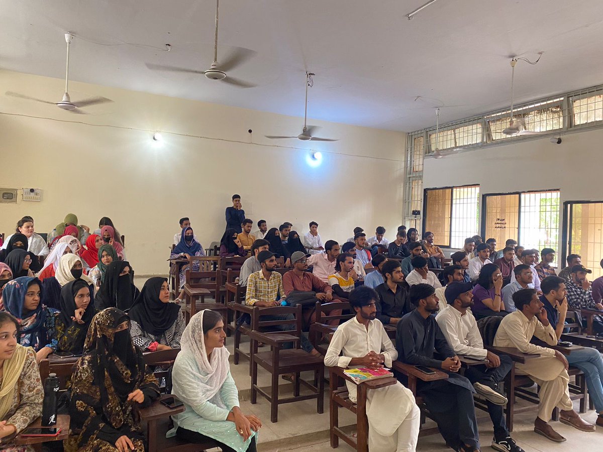 JamiatKu's tweet photo. "𝐔𝐧𝐢𝐯𝐞𝐫𝐬𝐚𝐥 𝐂𝐨𝐦𝐩𝐞𝐭𝐢𝐭𝐢𝐯𝐞 𝐒𝐞𝐦𝐢𝐧𝐚𝐫"
Exploring Pakistan-Afghanistan Relations, a competitive seminar organized by Islami Jamiat Talaba UOK at IR Department with esteemed guest @FaizullahSwati , a senior journalist, writer and Pak-Afghan Relations Analyst. https://t.co/nOAyuz4QFL