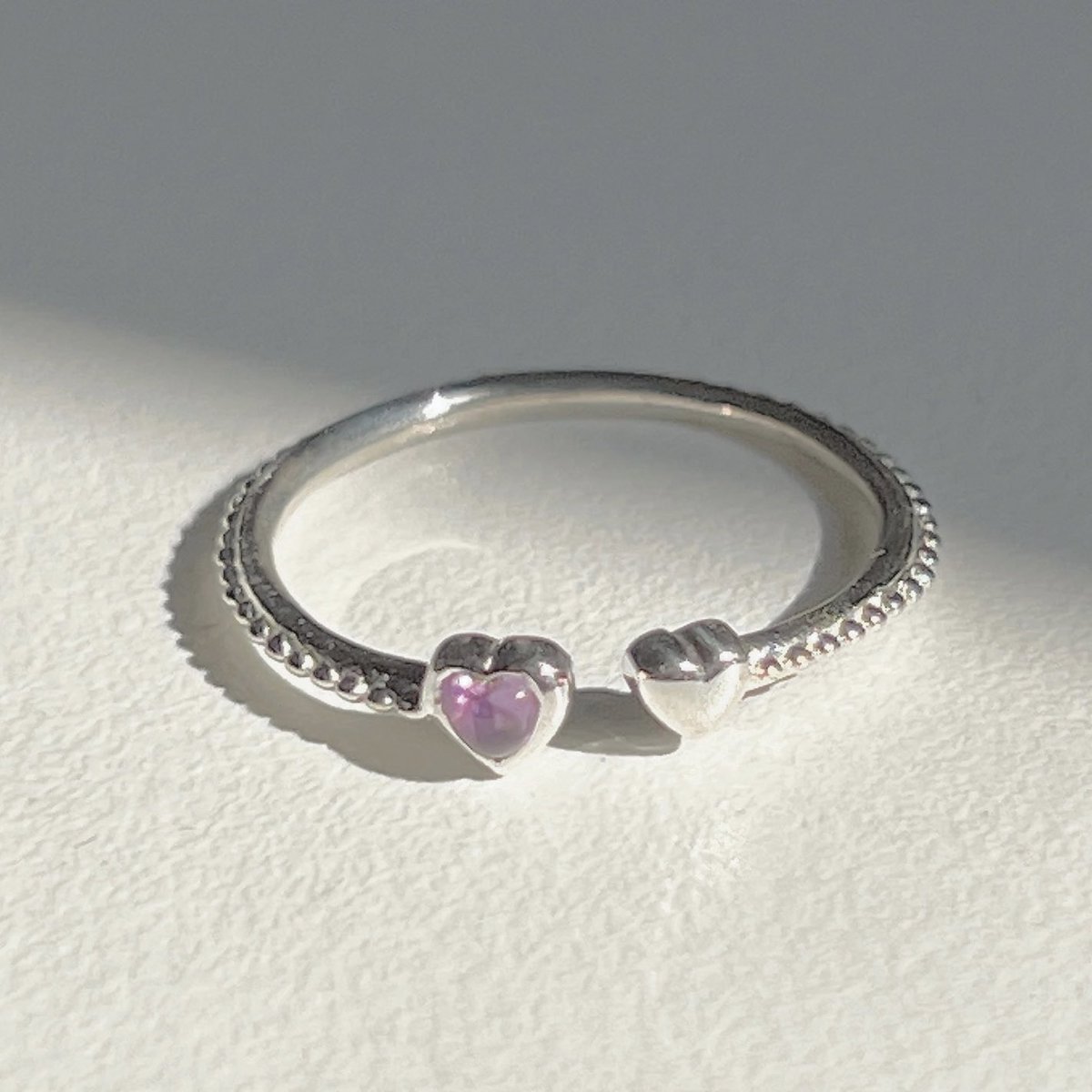 umoonbkk's tweet image. แจก 1 วง!!! แหวนพลอย Amethyst  รุ่น i heart you

♡กติกา รี&amp;amp;ฟอล+emoji ล่าสุด 8 ตัว

💜Amethyst•หินแห่งการบำบัดปัดเป่าสิ่งชั่วร้าย

ความเชื่อ : นำโชคลาภมาให้/ทำให้เกิดความมุ่งมั่น/ป้องกันเวทมนตร์ด้านมืด/เสริมพลังเรียกทรัพย์/ช่วยเรื่องการเรียน/สมาธิ

🤍ประกาศผล 8.8