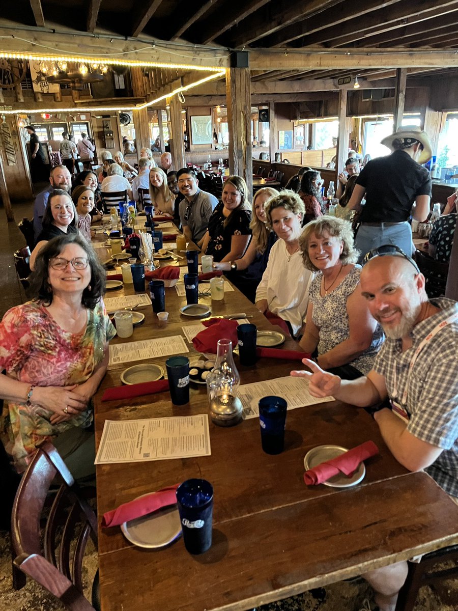 lindseyhaley's tweet photo. MEM and ACD group dinner at #INTCHG23 https://t.co/YGha08sLAl