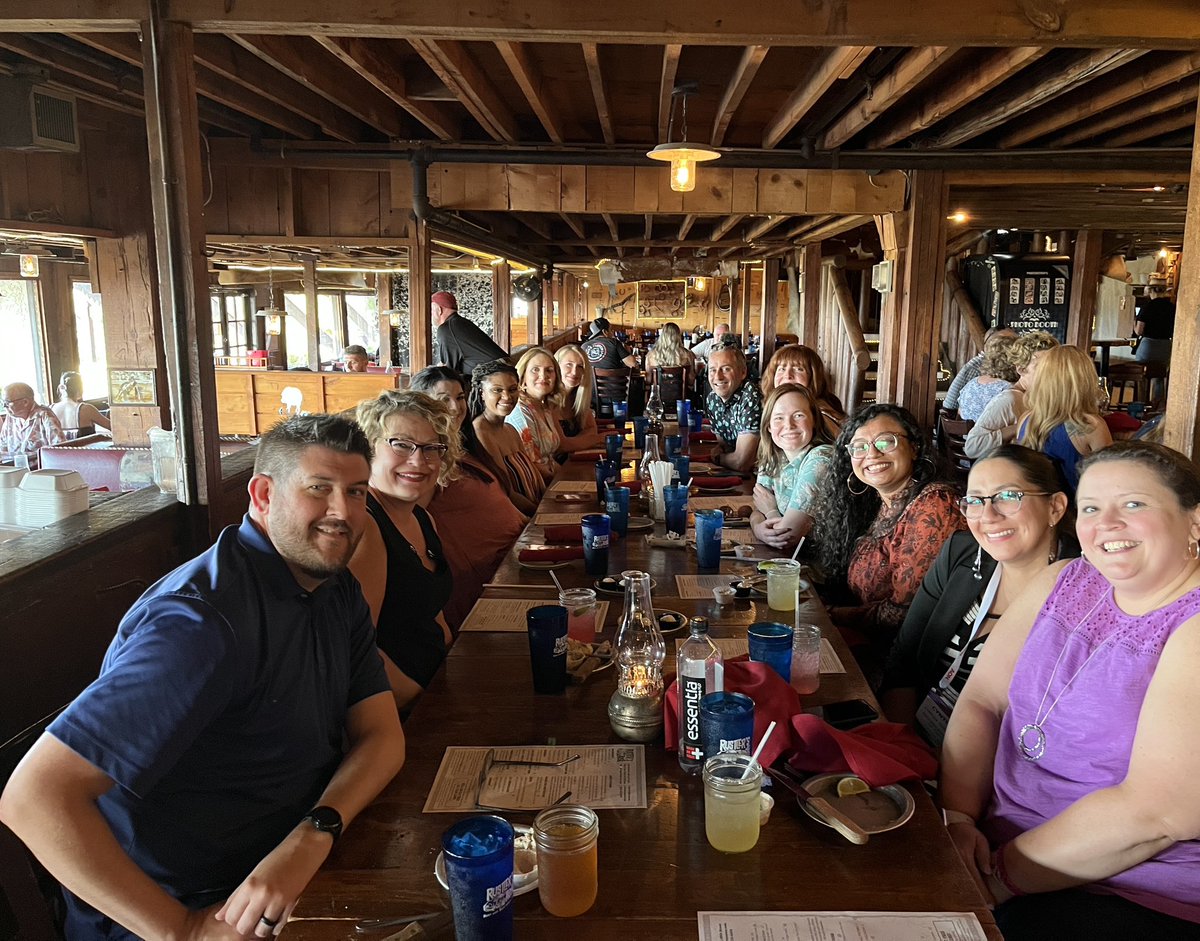 lindseyhaley's tweet photo. MEM and ACD group dinner at #INTCHG23 https://t.co/YGha08sLAl