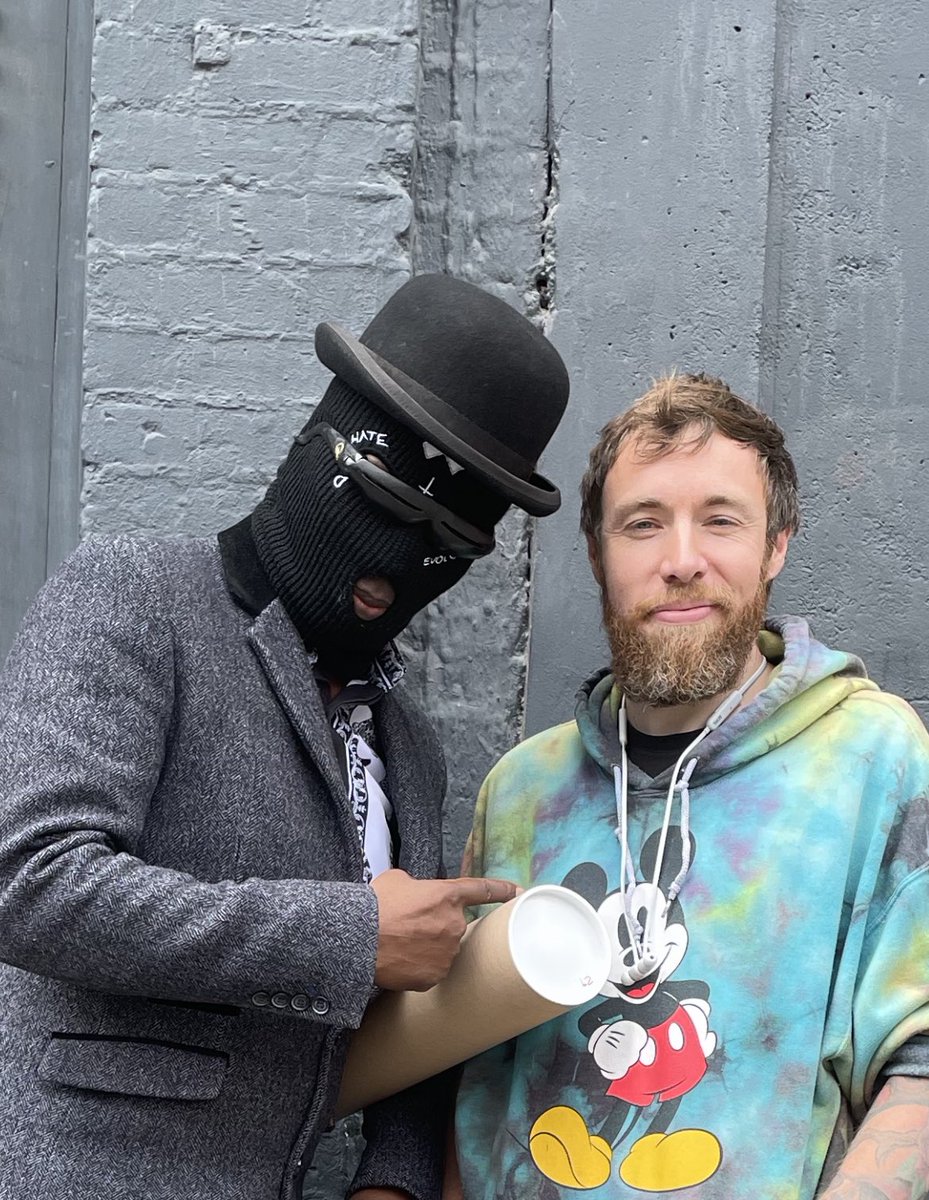 q_clubb's tweet photo. Meet neon artist @davidspeeduk to collect my signed print of his Icon CAT, wearing @_KidEight keeping it elegant, accompanied by my personal stylist ISSA. Hey @karsendaily #kideight merch is top notch https://t.co/uZZ5lkmnWB