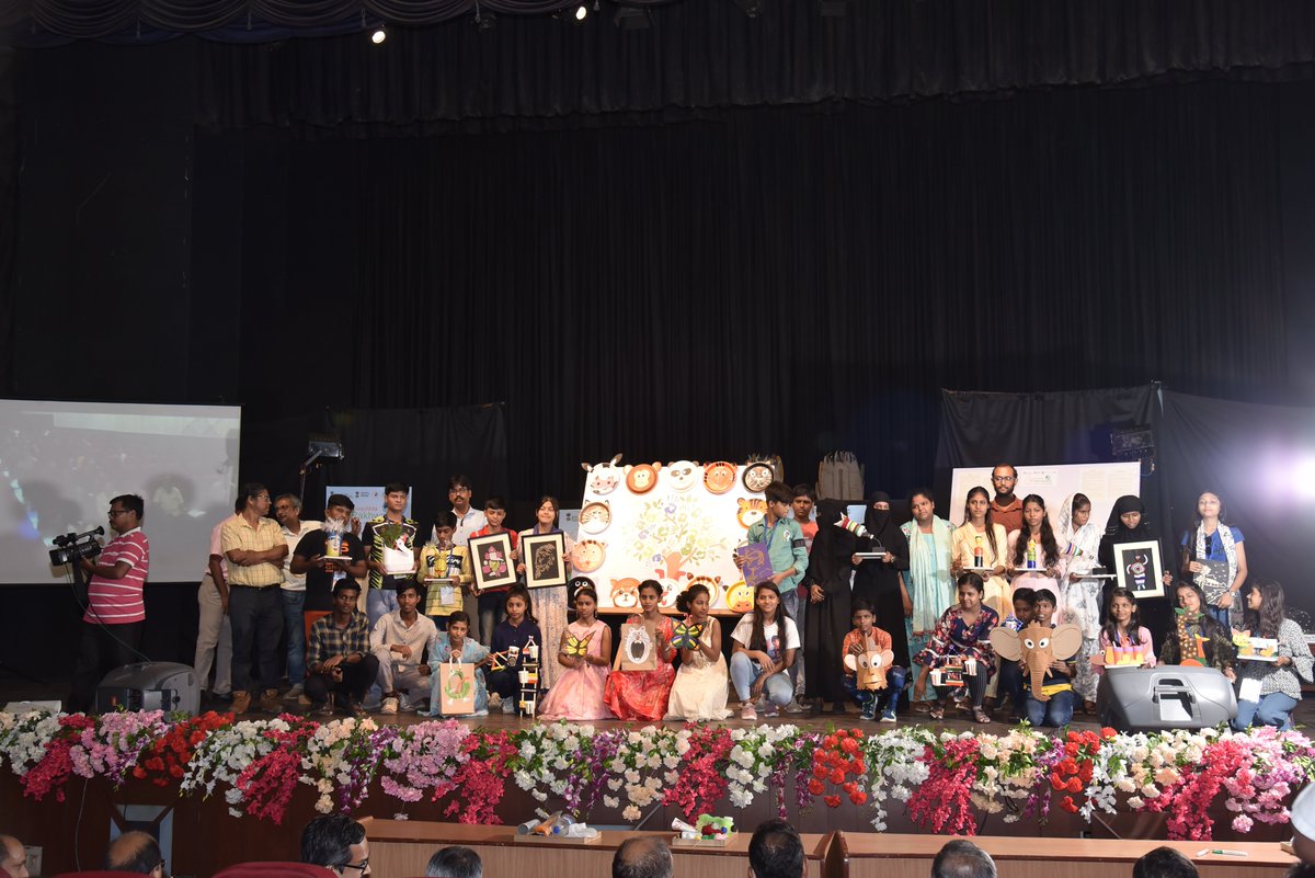 SDRD_NSSO's tweet photo. An initiative of SDRD &amp; DPD of NSSO with M/O Culture: Thirty underprivileged children taking part in a Workshop "Waste to Wealth"  for recycling daily wastes to handicrafts of domestic use.
@goistats@swachhmospi
#swachhmospi #SwachhtaPakhwada #swachhNSSO #swachhSDRD #swachhDPD https://t.co/KxhkreB24P