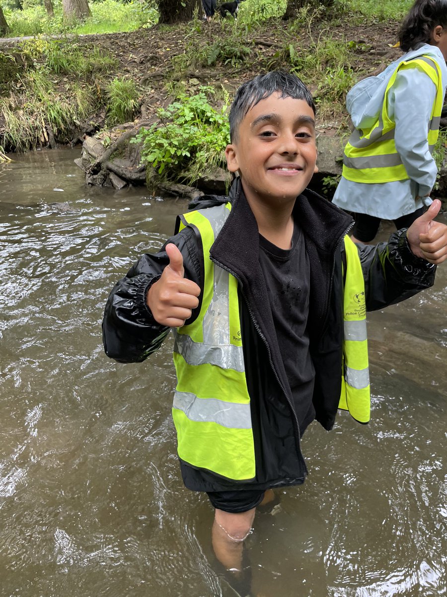glenfromep's tweet photo. Well well welll… a term 6 highlight for #Year5 has been completed today with our geography fieldwork trip to our local river. The rain didn’t get in our way as we powered through… #HollyClass #SycamoreClass #geography #river #fieldwork https://t.co/mRZPf9nlT2