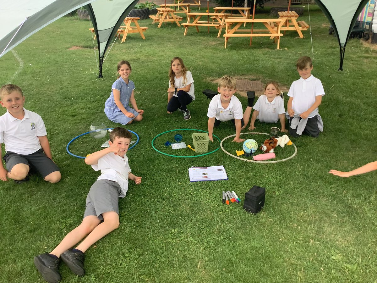 BosburyPrimary's tweet photo. Class 3 Scientists enjoyed a carousel of activities which included a practical activity about transparent, opaque and translucent objects. Which do you think create the best shadows? #keystage2Science https://t.co/SQAr5C2PaC