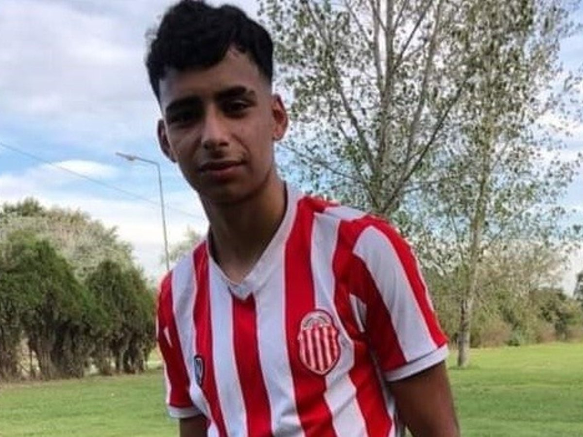 Resulta muy extraño que <a href="/horaciorlarreta/">Larreta</a> no dé respuesta al papá de Lucas González. 

Jamás lo culpamos de algo, al contrario, nunca politízanos el tema. 
La reunión es para cambiar el día de la policía que coincide con el asesinato. 

No lo voy a volver a pedir. 
Esta en vos.