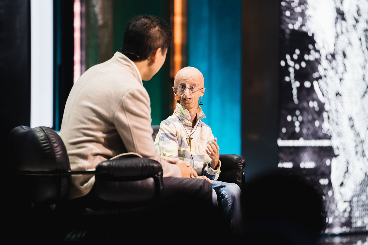 Be inspired in 15 minutes: @SammyBasso, the world's oldest living progeria patient, explains how he maintains such a positive life philosophy, working with us every week to advance a gene editing treatment towards the clinic. Video: dropbox.com/s/l7gltr1ktaln… @BrilliantMindsSthlm