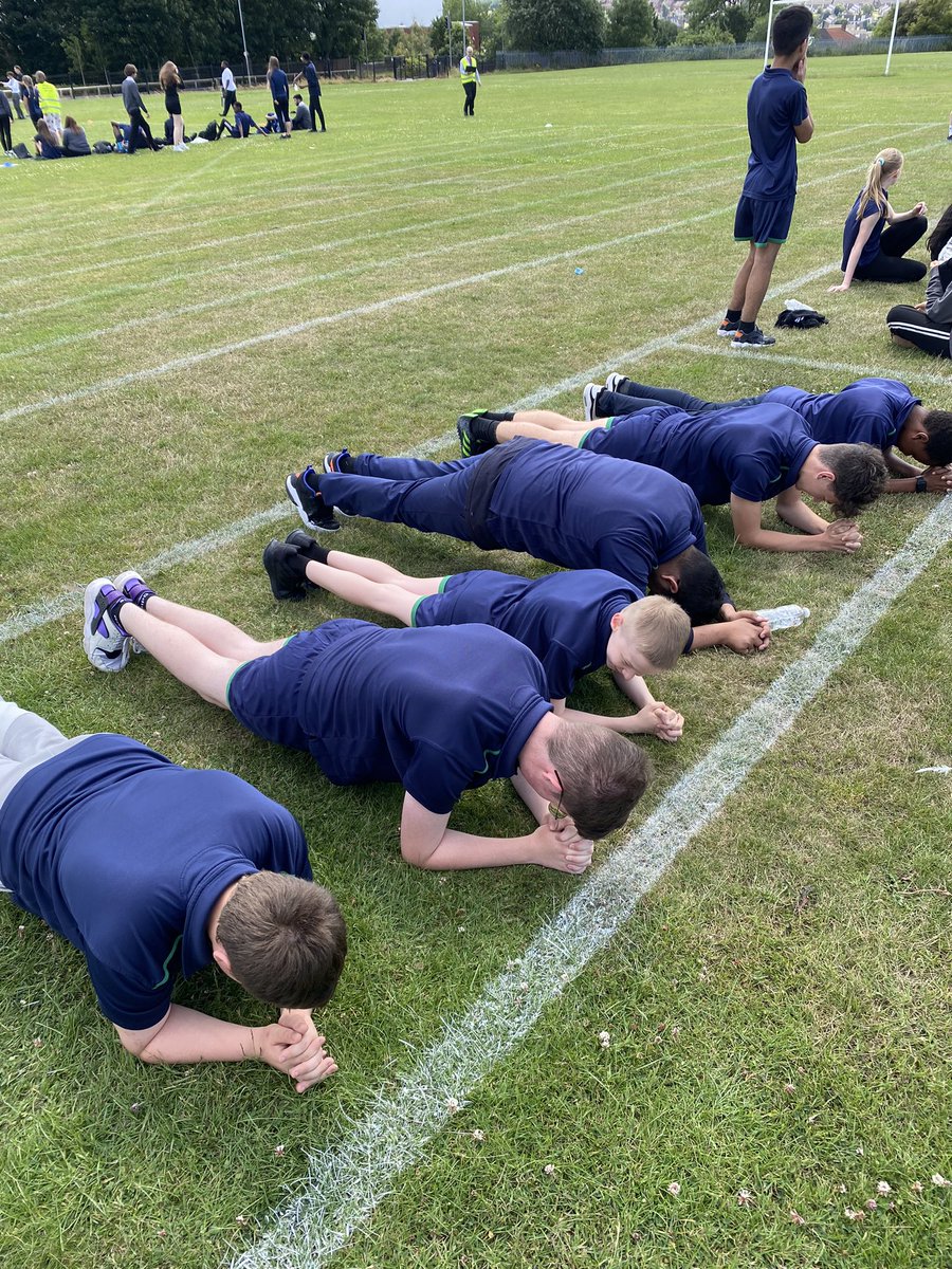 DixonsUnity's tweet photo. Today’s DUA sports day had all year groups competing in a variety of races including a 100m sprint, a relay race, obstacle race and a three-leg race. 🏃‍♀️🏃🏃‍♂️

#PE #sports #games #education #Leeds https://t.co/8X0NKxBGpA