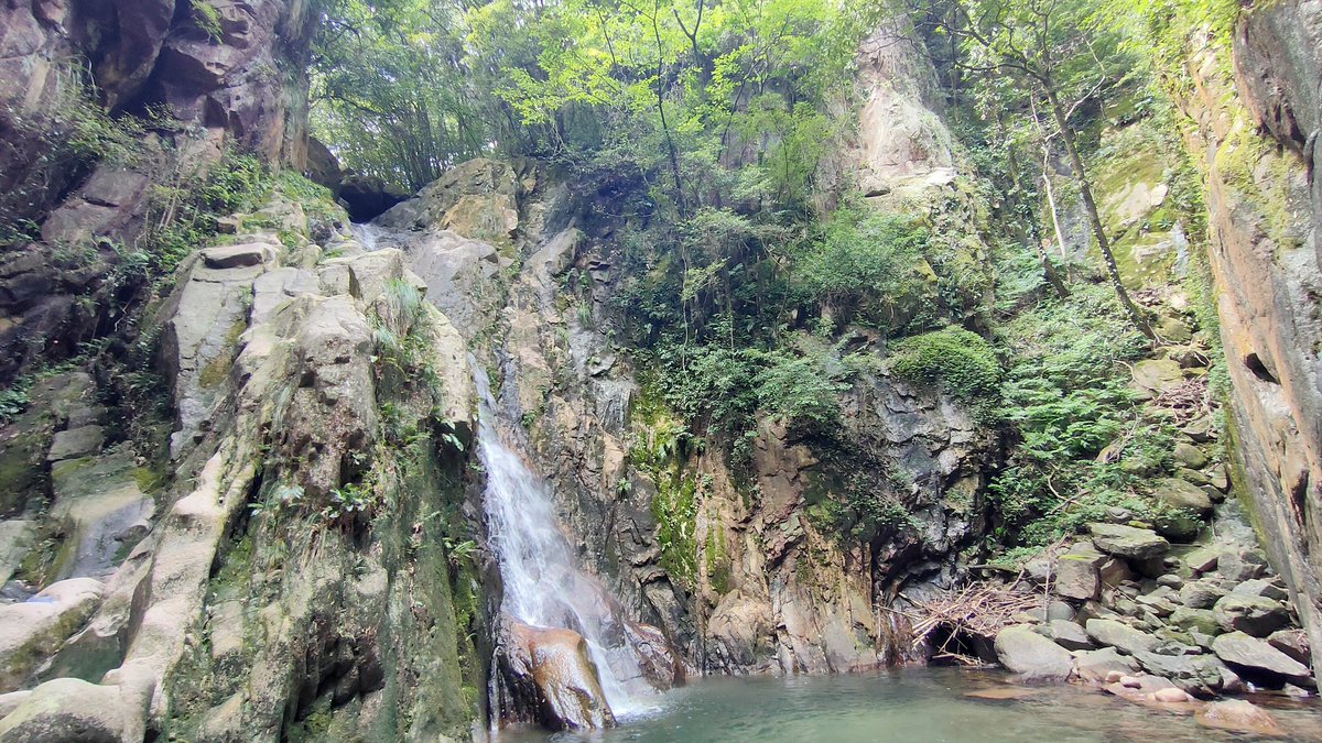 tlccheng's tweet photo. @tlccheng 九华后海风景区 https://t.co/6CoNvE3hjH