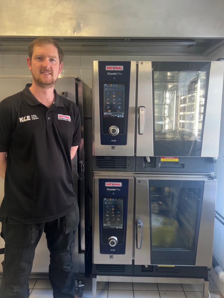 KeelingCatering's tweet image. It's a fantastic year for @Wrexham_AFC with their promotion to league 2 &amp;amp; now the #installation of 2 #iCombiPro @RATIONAL_AG units by our Service Technician Ash!🤩⚽️ We hope the staff and team enjoy their amazing new #cookingsystem! 😋 #RATIONAL #servicepartner