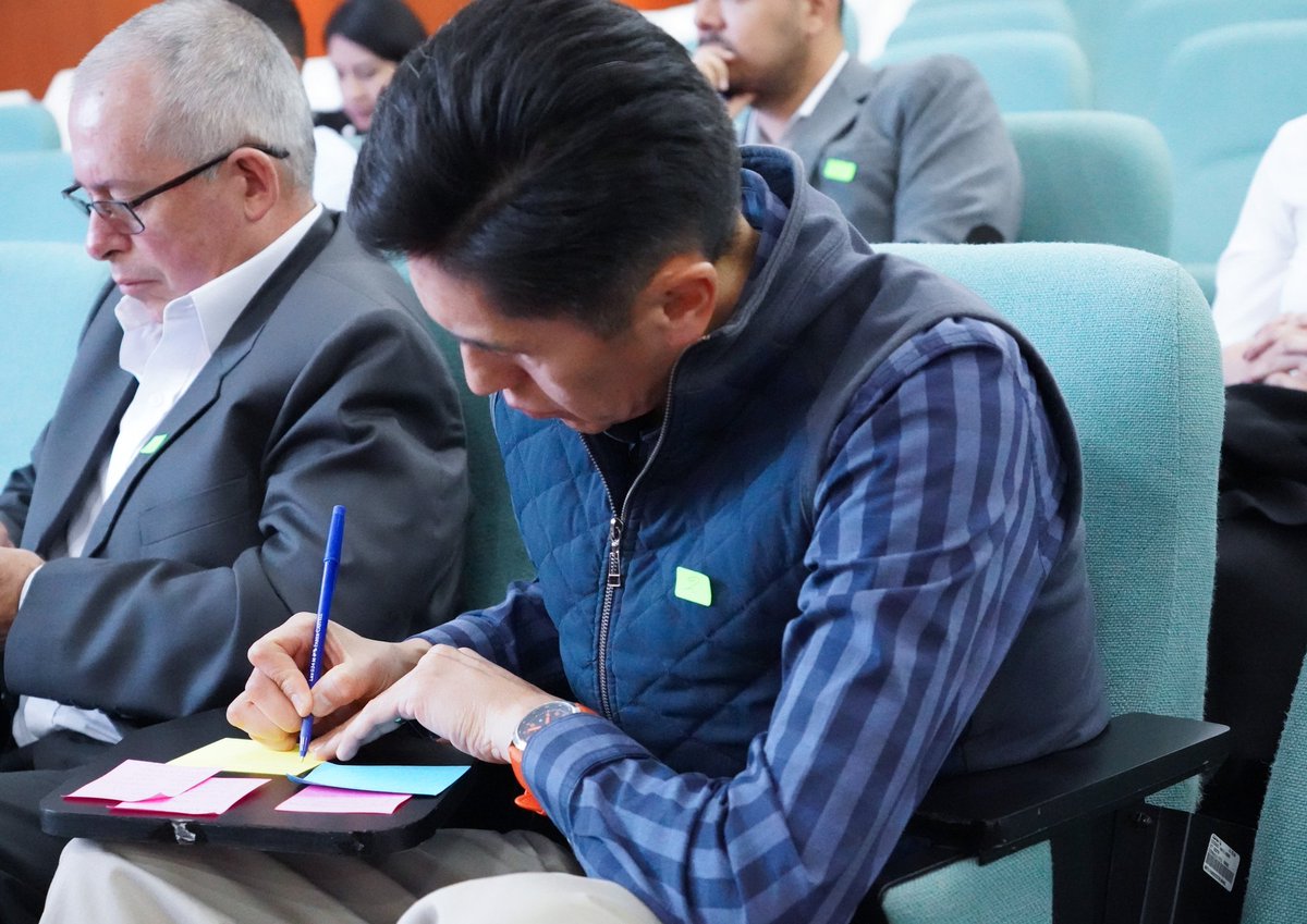 upsalesianaec's tweet photo. 👨‍🏫En la sede #Cuenca, se llevó a cabo el primer Taller de Trabajo – Mesas de Diálogo para la formulación de la política pública para la transformación digital; el cual tiene como propósito realizar el levantamiento de oportunidades y problemáticas como insumos para la formulación de la política pública para la Transformación Digital. 

🔹El evento se realizó con el apoyo de la UPS, Dirección Nacional de Registros Públicos; Agencia de Regulación y Control de las Telecomunicaciones; La Corporación Nacional de las Telecomunicaciones y demás instituciones que fueron participes.  

#UPSCuenca #UPSEcuador