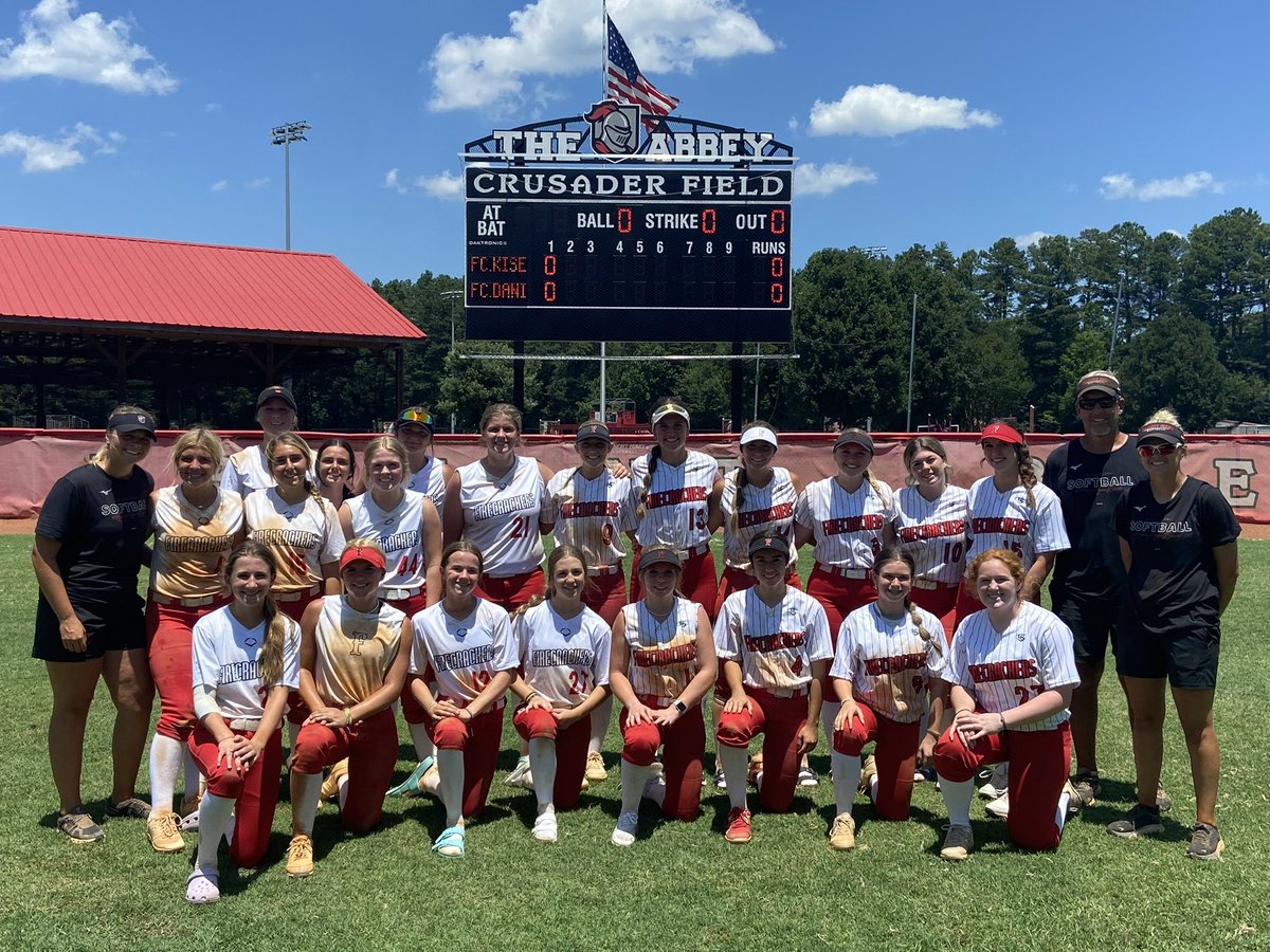 Big thanks to <a href="/AbbeySoftball/">Abbey Softball</a> and coaches <a href="/Coach_Tony_NC/">Coach Tony Mele</a> for having our ladies at your facility. Great instruction and encouragement provided by all of the coaches. Also cool to share the field with out sisters at @FC_Dan_LaR 🧨🥎