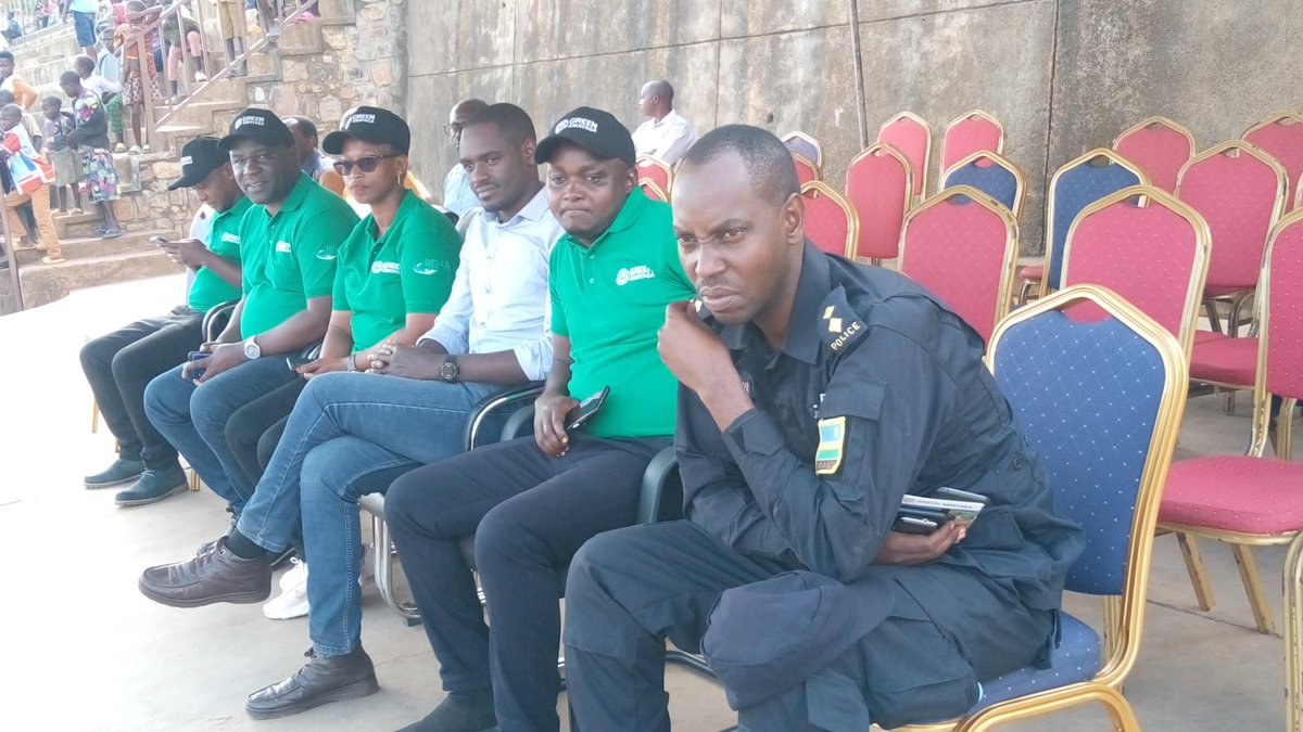 GisagaraNyc's tweet photo. Nonaha muri @GisagaraDistr ku kibuga cy'umupira w'amaguru mu murenge wa #Ndora hari kubera amarushanwa y'umupira w'amaguru yateguwe kubufatanye na #APEFA mu mushinga #Green~amayaga ugamije kwita kubidukikije, @REMA_Rwanda @MiniYouthRwanda @RwandaYouth @RYVCP_GisagaraD https://t.co/ghMSdjQ083