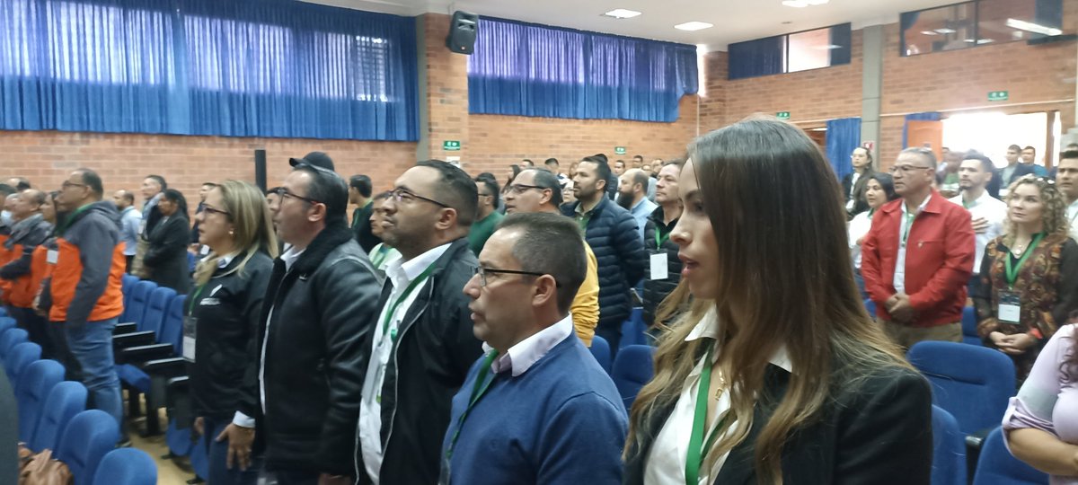 UPTCSecSogamoso's tweet photo. 🔴#AEstaHora | #uptcsogamoso el presidente @AlvaroPardo8 instala el taller 'Construyendo #MineríaParaLaVida', dirigido a los trabajadores, titulares y empresarios del sector, con el fin de brindar herramientas de prevención y control de accidentes en las minas.
#UPTCSomosTodos https://t.co/f3vqbQNdVf