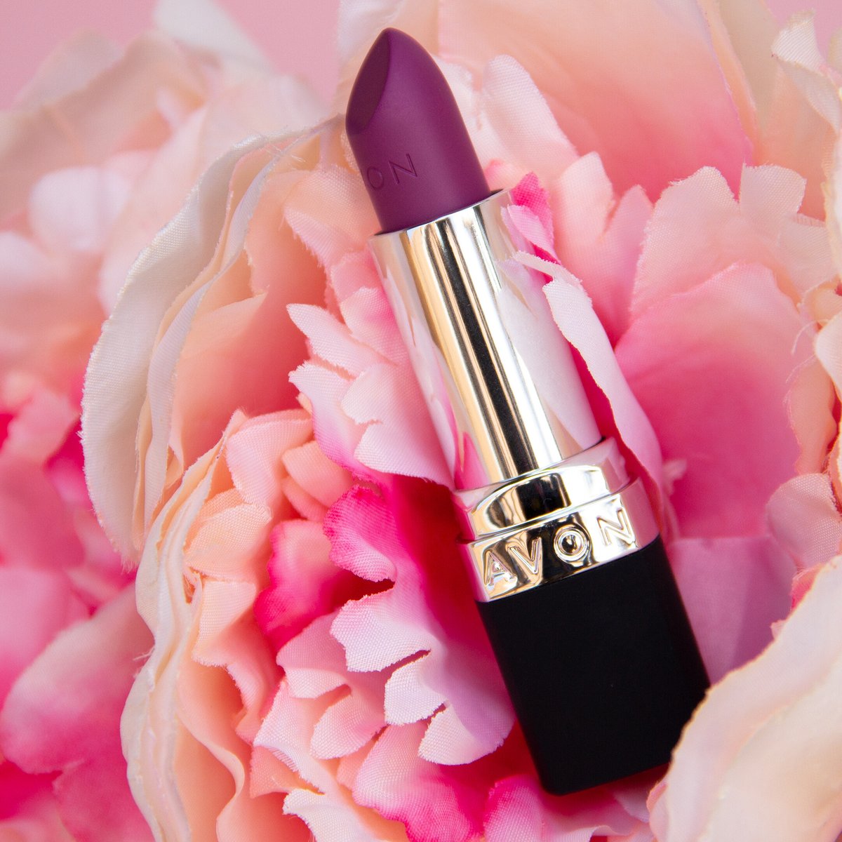 LaviniaRBuckley's tweet photo. Start off with concealer to clean up your base, blend out pencil eyeliner to create an easy smoky eye, and top it off with a smooth coat of lippy! 💄☀🌙

https://t.co/V4rEJveRCA
#HighlightOnFleek #Avon https://t.co/Zs3vxhcIm3