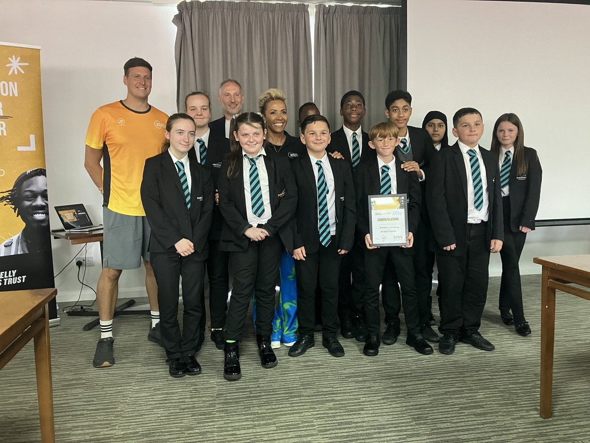 Amazing celebrations event for our On track to achieve students. Meeting <a href="/DameKellysTrust/">DameKellyHolmesTrust</a> and collecting their certificates. Special mention to our two students that interviewed with Dame Kelly Holmes and <a href="/KirtonJames/">James Kirton</a> having effort <a href="/ParkwoodPE/">E-ACT Parkwood Academy PE</a> <a href="/ParkwoodAcademy/">E-ACT Parkwood Academy</a>