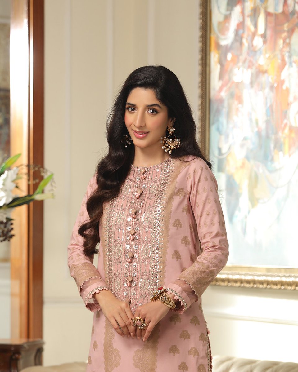 asimjofa's tweet photo. Aira Collection By Asim Jofa | Shop Now | Ready To Deliver
AJAI-08 | 2-PC | Rs. 4,850/-

Shop Now: https://t.co/iL8P1g4Rnk 

#AsimJofa #IWearAsimJofa #AiraCollection #MawraHocane #JofaPrints #Unstitched #AJEssentials #Lawn #Fashion #Trending https://t.co/RMOs5T4Bnn