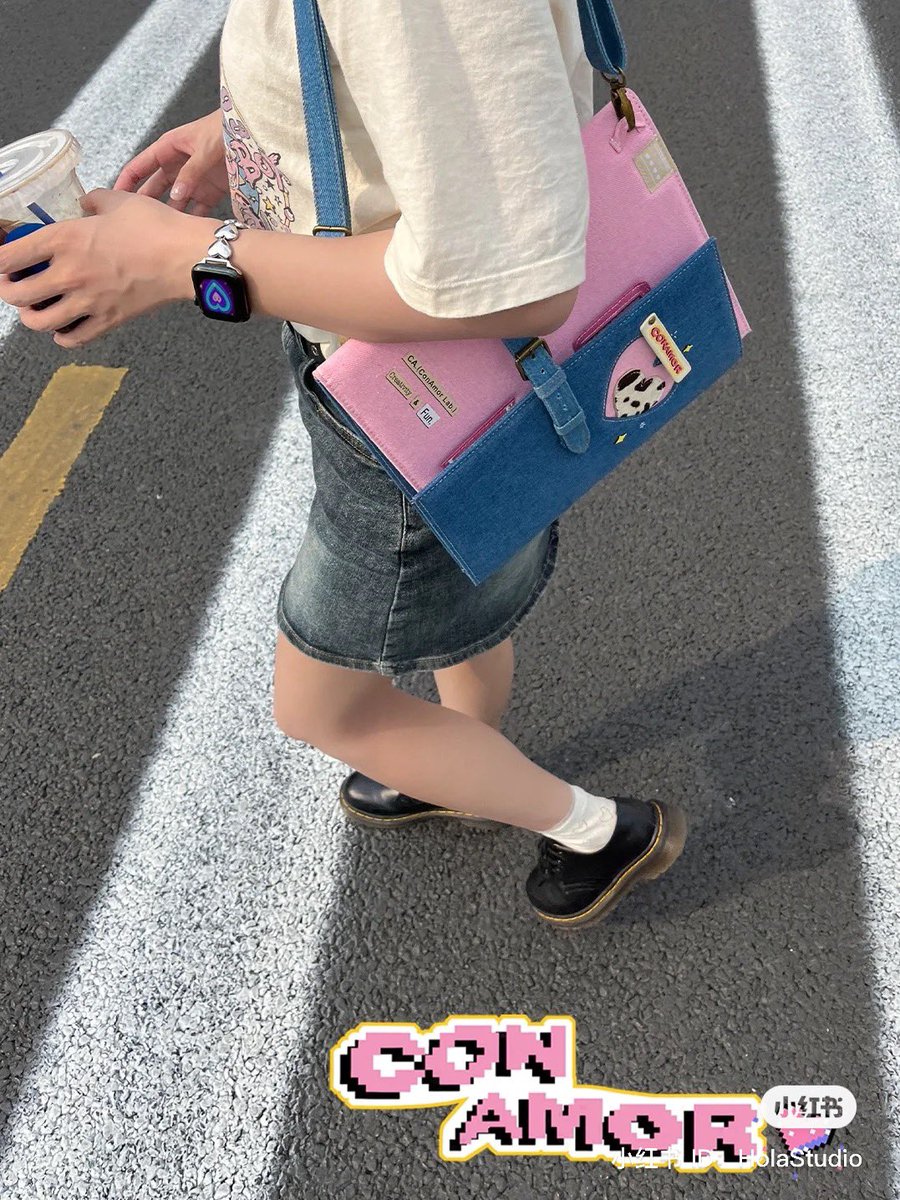 bbublequm's tweet image. ConAmor เล่นละ 🐰 แบรนด์เดียวกับสายนาฬิกายีนส์ที่เเมสสุดๆ เขากำลังจะออกสิ่งนี้ใหม่ TT ใบเดียวครบจบ โดนตกรออ 🤟🏻