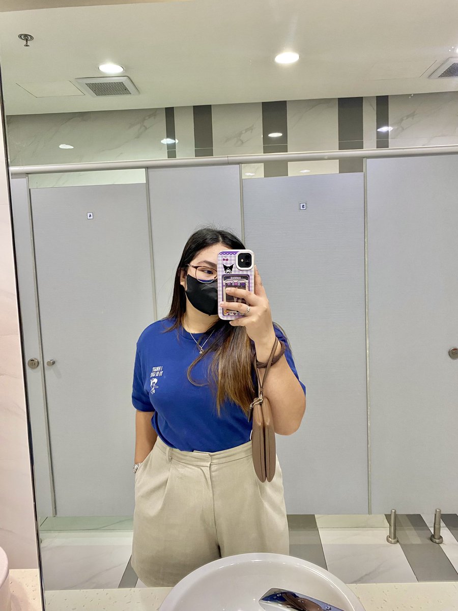 shookjiinie's tweet photo. — #conpics
today’s errands—never forgetti zee mirror selfie ✨
btw, that’s jin in my kurumi case sksksksks 🐹💙 https://t.co/c2EThNfNXE