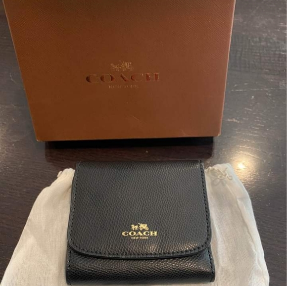 FibroFit's tweet image. So good I had to share! Check out all the items I'm loving on @Poshmarkapp #poshmark #fashion #style #shopmycloset #louisvuitton #coach: posh.mk/LJYQY2o1oBb