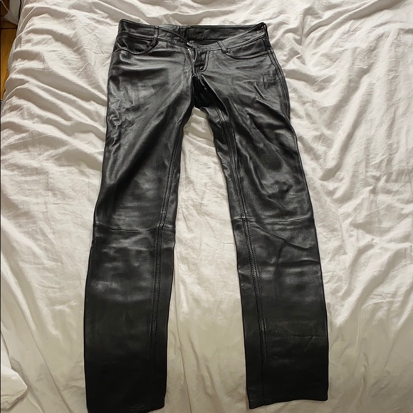 CarenHelm's tweet photo. So good I had to share! Check out all the items I'm loving on @Poshmarkapp #poshmark #fashion #style #shopmycloset #lab40 #brockenbow #revitalash: https://t.co/iMiL5SglFJ https://t.co/K487UdKrMB