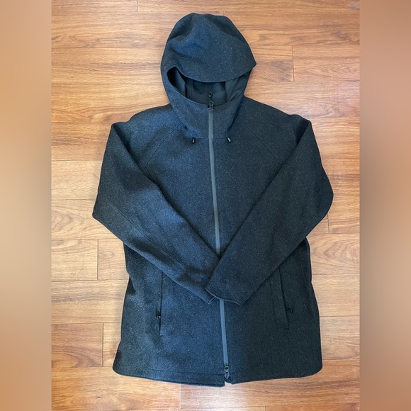 dallemand21's tweet photo. So good I had to share! Check out all the items I'm loving on @Poshmarkapp #poshmark #fashion #style #shopmycloset #patagonia #verabradley #dccomics: https://t.co/Wp9Golx1sU https://t.co/0UtjEE4ze2