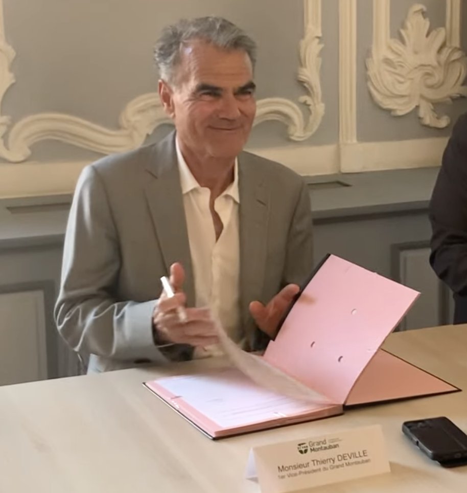 🙋🏻‍♂️ #Montauban: <a href="/ThDEVILLE/">Thierry DEVILLE</a> <a href="/GrandMontauban/">Grand Montauban</a> signe la nouvelle convention de partenariat avec @Poleemploi_oc ce 13 juillet dans l'objectif d'aider les entreprises à recruter et faciliter les emplois des demandeurs d'emploi du territoire <a href="/BrigitteBareges/">Brigitte Barèges</a>