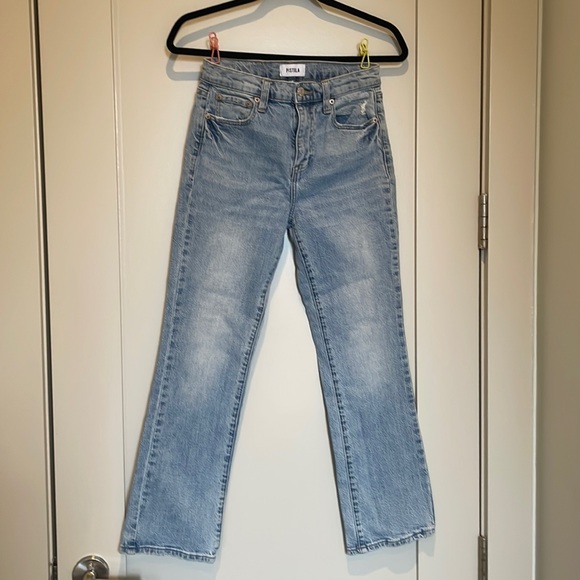 sandibeck's tweet photo. So good I had to share! Check out all the items I'm loving on @Poshmarkapp #poshmark #fashion #style #shopmycloset #pistola #levis #loversfriends: https://t.co/NXj6MDq4f6 https://t.co/qg2zaMvRl7
