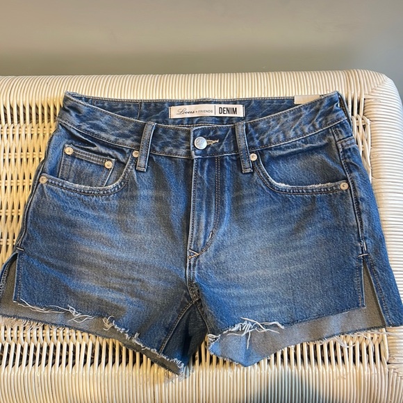 So good I had to share! Check out all the items I'm loving on <a href="/Poshmarkapp/">Poshmark</a> #poshmark #fashion #style #shopmycloset #pistola #levis #loversfriends: posh.mk/nsU6Zou1oBb