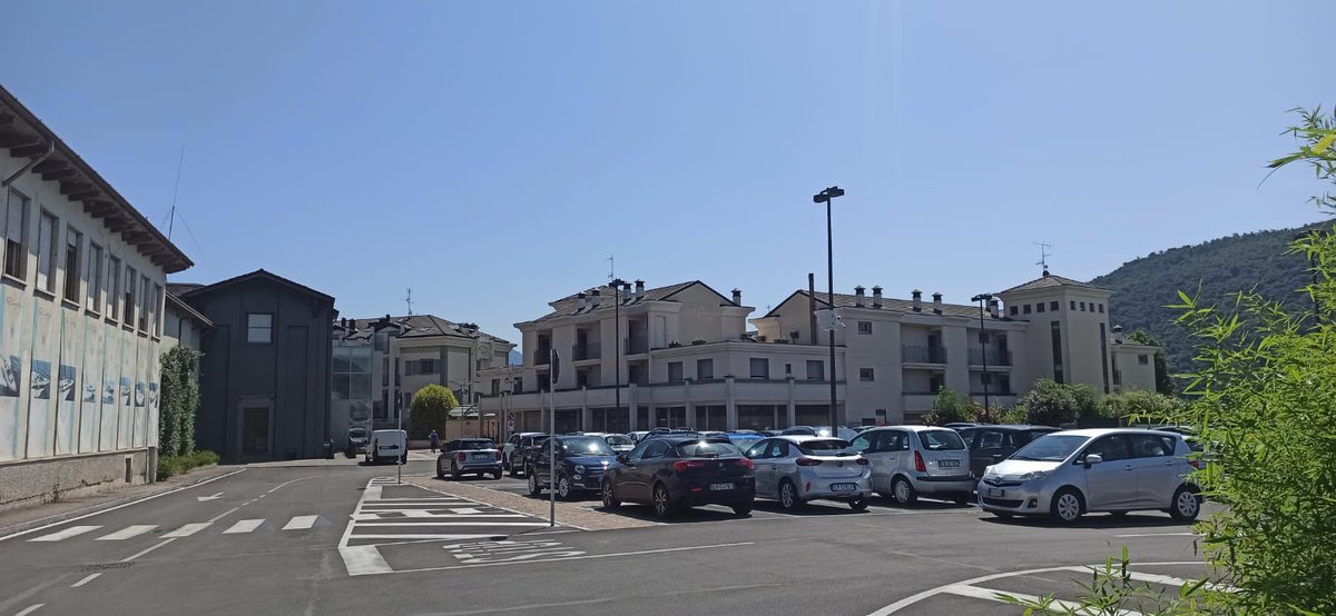 GioBertazzoli's tweet photo. È stato potenziato il nostro sistema di telecamere, con la copertura della nuova piazza e parcheggio Sebina. 

Avanti a tutta Forza per il controllo capillare del nostro territorio!😉💪🏻🎥 🚓🚓🚨👮🏻‍♂️👮🏻

#ComuneSarnico
#NuoveTelecamerePubblicaSicurezza
#sarnico https://t.co/qeAYCqKm0e