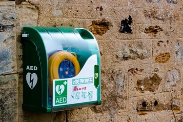 AmbulanceNAS's tweet photo. We’re looking to hire a Clinical Nurse Manager 2 (AED Registry Coordinator) to help implement a national AED Registry and develop a call-back service for 112/999 callers who perform dispatch-assisted cardiopulmonary resuscitation (CPR) https://t.co/WwkIa6q1TW https://t.co/X5GMSLDN6X