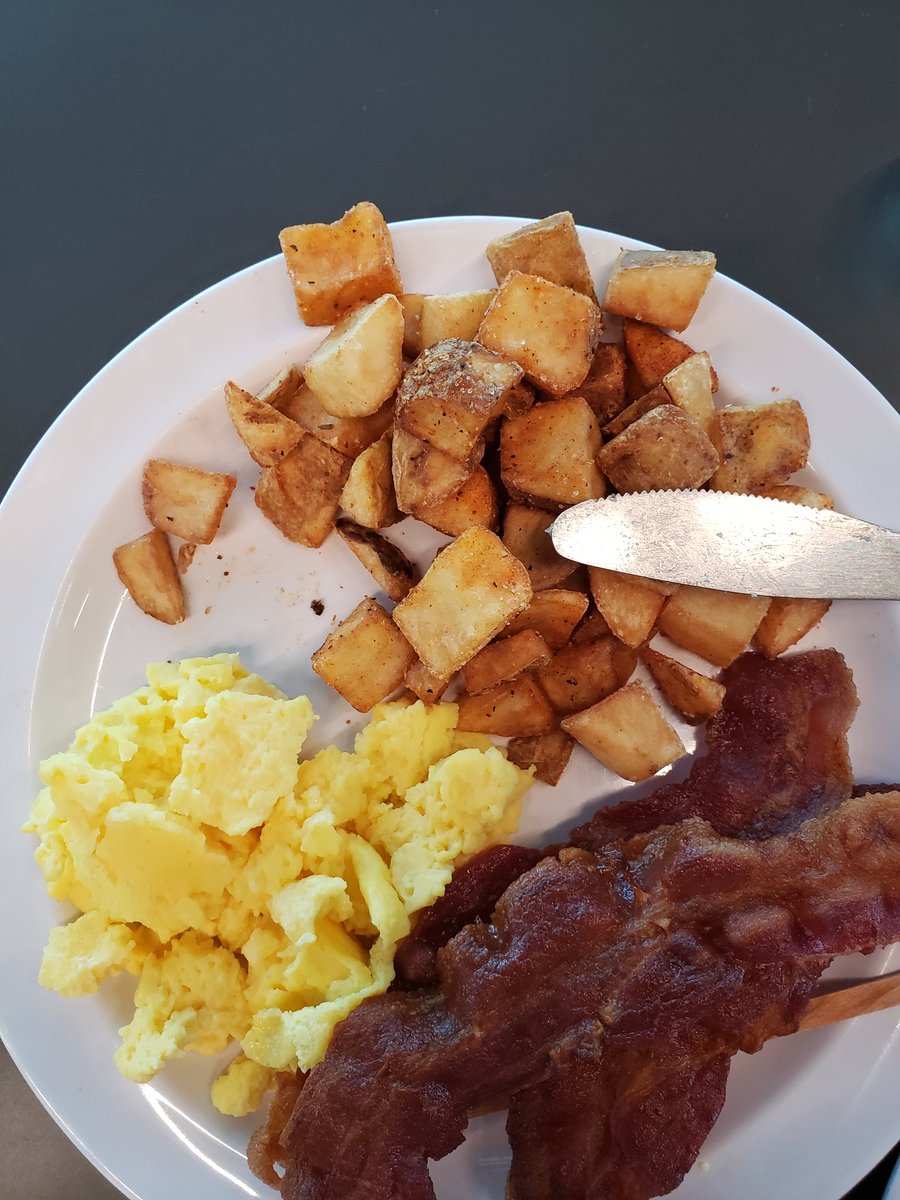 Dayan J. Boyce 🗣️🤓📖🎣🥓✨🎗️🎓 tweet media