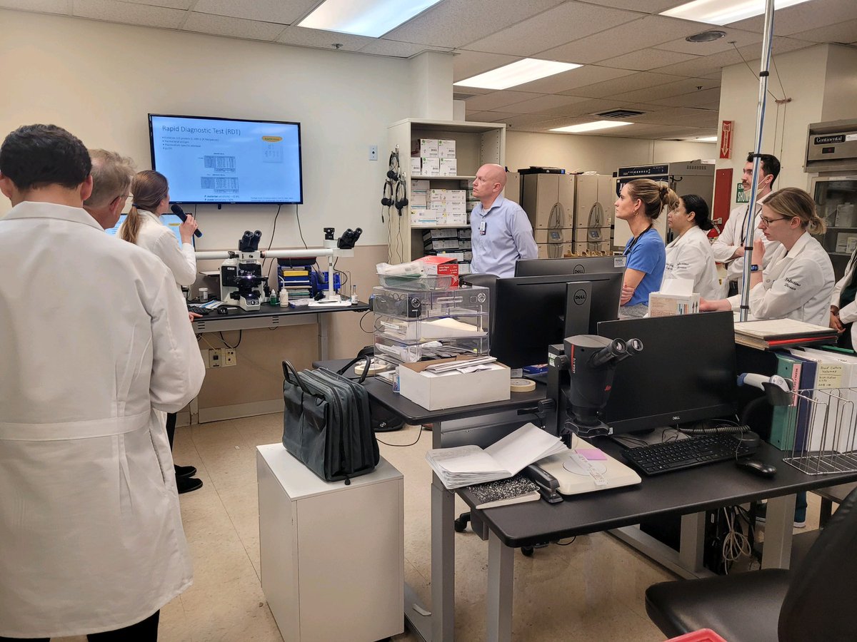 Introducing our new fellows to one of the most sacred traditions in ID: micro rounds 
😊  

#malaria #IDfellows #micro #microrounds