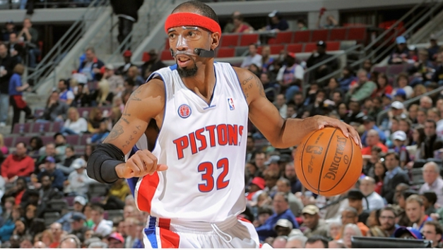 Rentschler Field Region RD1 Matchup
(2) @RipHamilton32
'99 7th overall pick Wizards)
'04 NBA Champion
3x NBA All-Star
No. 32 retired by Pistons
vs
(15) @ELAminTraining
'00 2nd round, 34th overall pick (Bulls)
2x Ukrainian Champ
'09 Ukrainian Cup MVP
3x EuroCup All-Star https://t.co/RpgLdZtuxn
