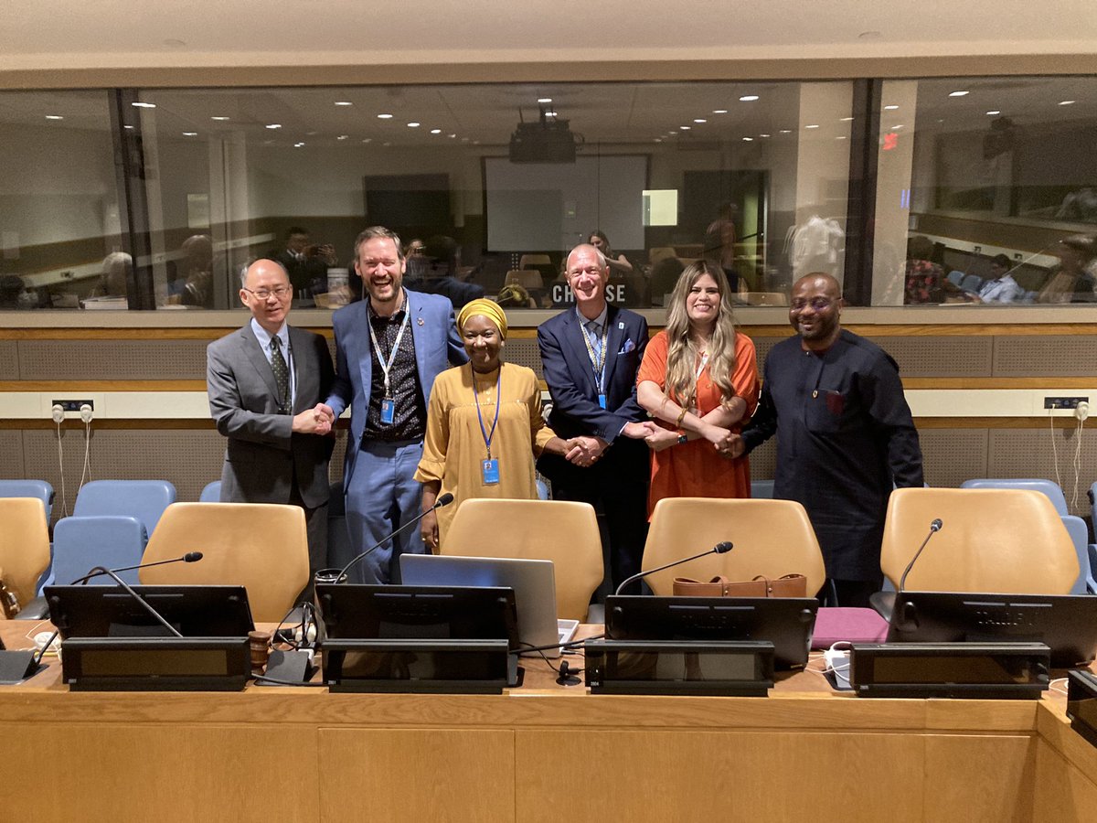 andreasberglof's tweet photo. Happy to have participated in @NGOMajorGroup event on how to accelerate effective partnerships. Spoke about the role of water and sanitation and what @wateraid is doing in this area.
@WaterAidSverige @concordswe @SwedenUN @Utrikesdep https://t.co/UvLoFivFPp