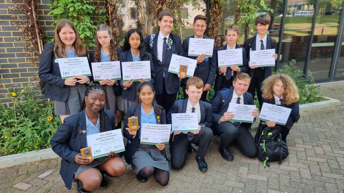 RCS_DigitalF's tweet photo. Shoutout to Rida A and Shelty A for overall winners of the E-FIT challenge at the East London STEM Challenge Day! 🏆🕵️‍♀️💪🏼 Also a huge well done to all our students who took part today! 👏 @ReddenCourt #raisingaspirations #science #technology #careers #RCS #digitalfaculty https://t.co/HUvULjpXsX