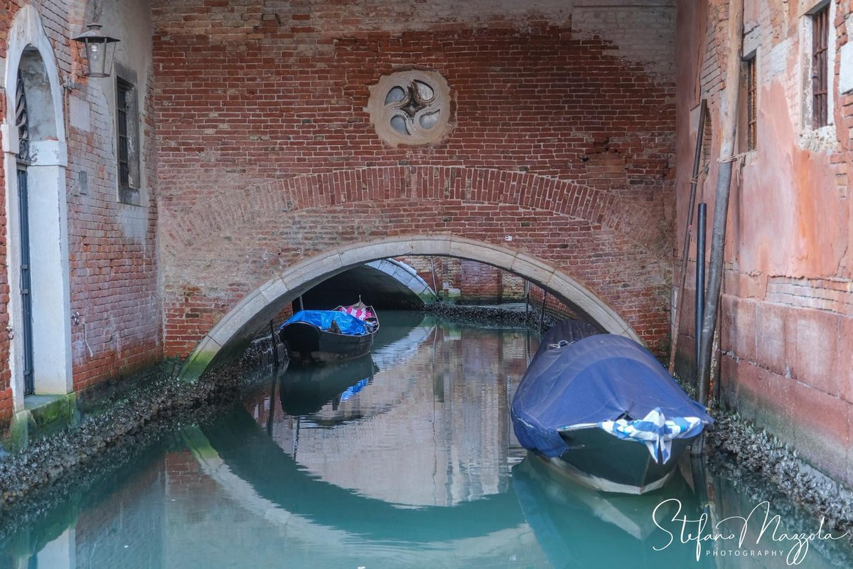 Passeggiando per Venezia
#venice #holidays #italy #photowalk #secretvenice #tour #tourism