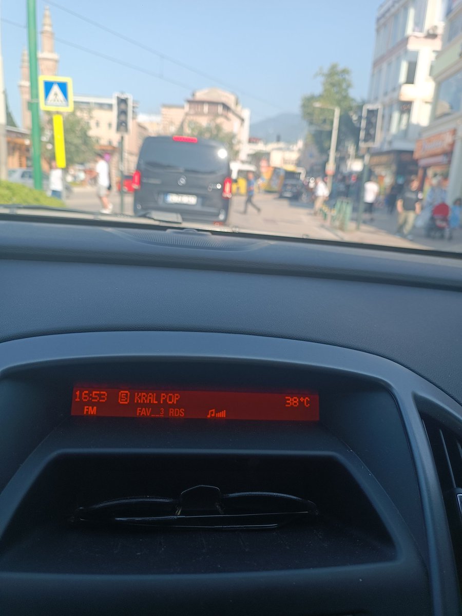 Bu sıcakta o çağırsa bile gitmem