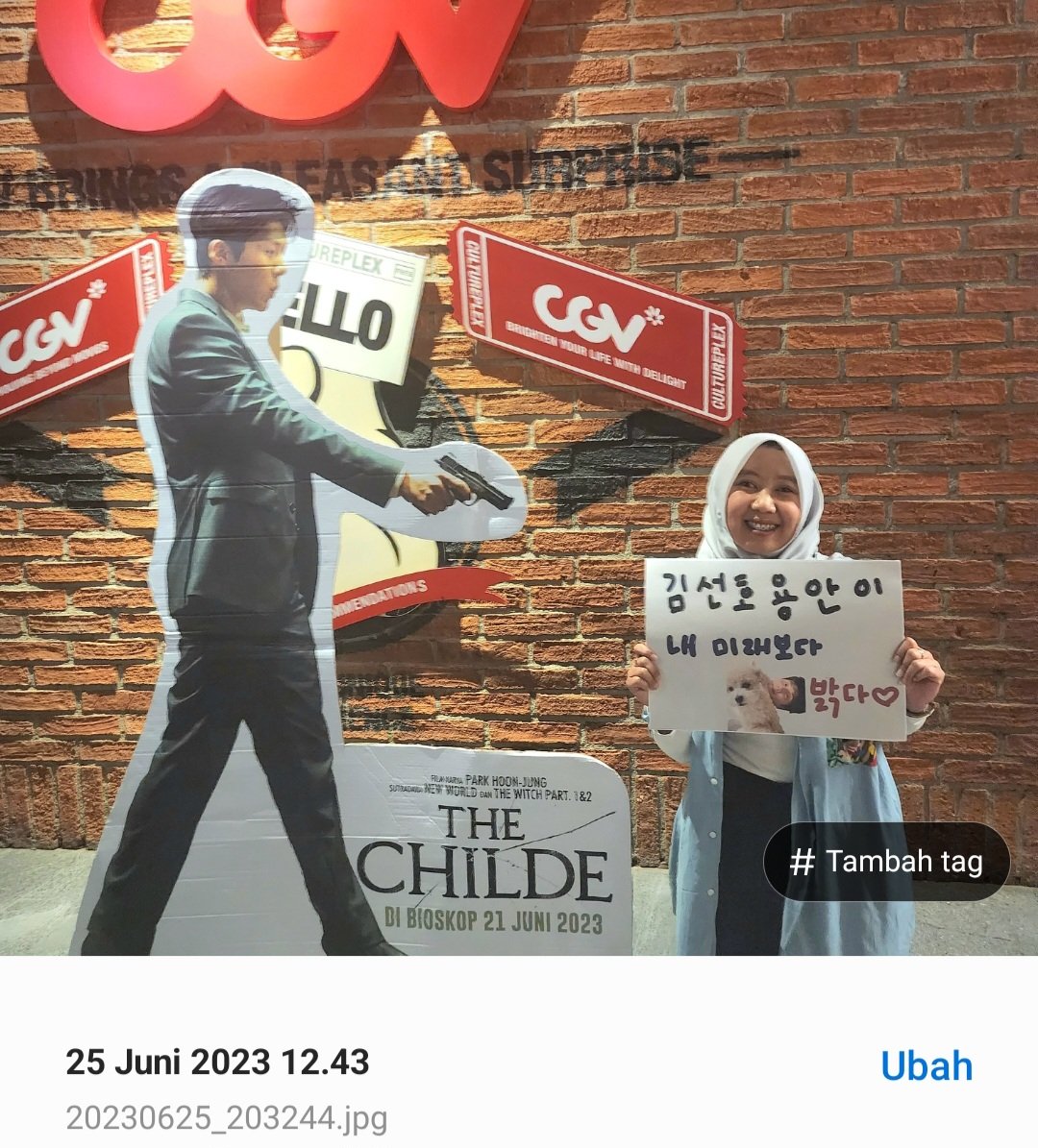fithrifauzi's tweet photo. Harta, tahta, Kim Seon Ho oppa
The Childe dan @CGV_ID jaya, jaya, jaya!!!!
#TheChildediCGV #SemuaSerudiCGV https://t.co/tRuAvjzqVa