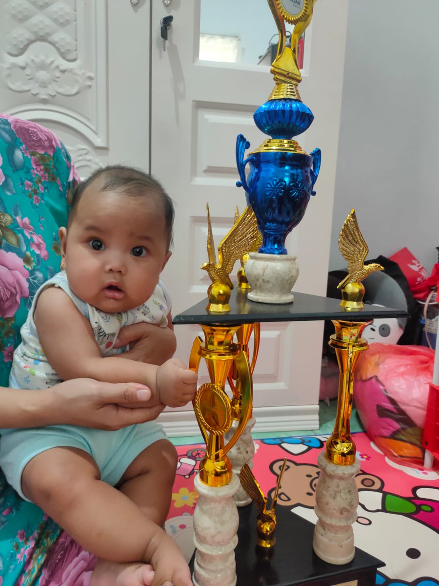 hayugsini's tweet photo. juara 1 marah marah kalo dicuekin maunya "HALO ADEK KITIK KITIK KITIK CILUUUP BAAA DADDY FINGER DADDY FINGER WHERE R YOUUUUU" ❤😭 https://t.co/7NqQWPgwJ2