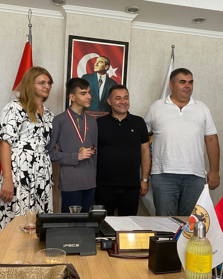 bk_alanya's tweet photo. Sn. Kaymakamımız, Sn. İlçe Milli Eğitim Müdürümüz, Sn. Belediye Başkanımız ve Sn. ALTO Başkanımız 2023 LGS Türkiye https://t.co/1HrfElFzLf öğrencimizi makamlarında tebrik ederek ödüllerini takdim ettiler.
@dagozlem 
@ozgeeasln 
@serdalasl 
@tuna_cinar https://t.co/FlImn6NGCx